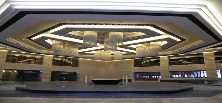 机场五星希尔顿酒店3000平米大堂，简单元素筑就了辉煌体验
